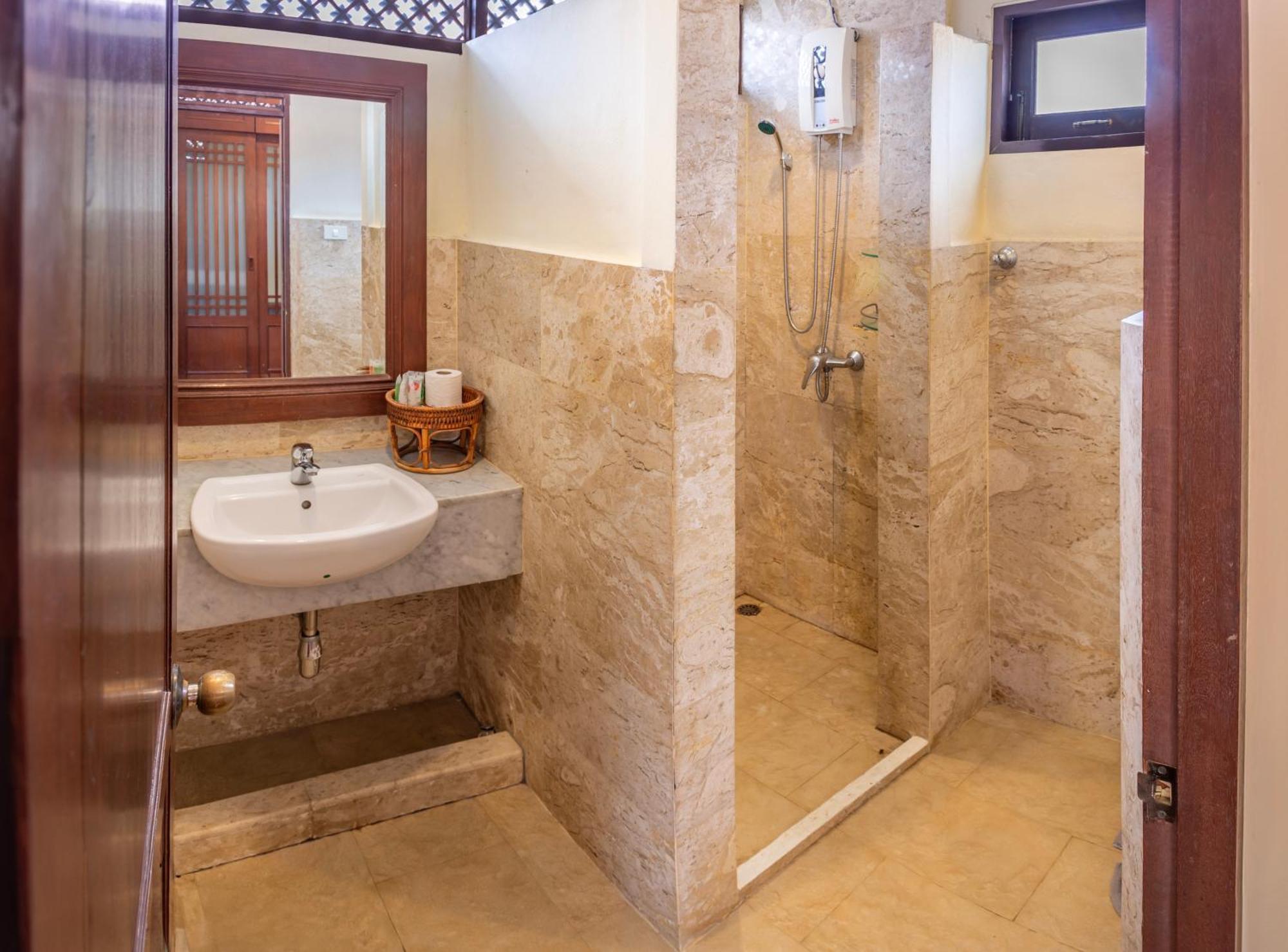 Bali Pool Villa, 5 Min To Walking Street & The Beaches Pattaya ภายนอก รูปภาพ